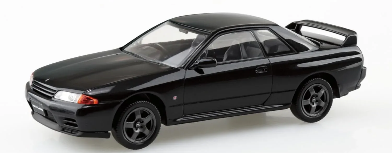 Aoshima 1/32 Nissan R32 Skyline GT-R Black Pearl Plastic Model Kit - Image 2